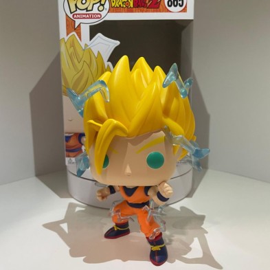 Funko POP! 865 Super Saiyan Goku with energy (Dragon Ball Z)