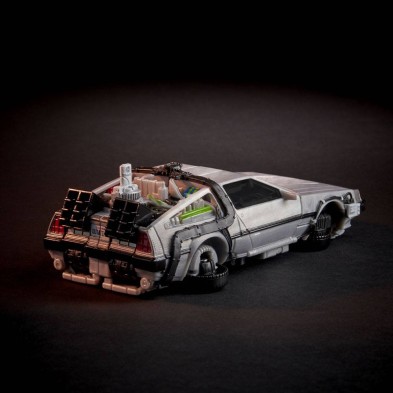 Transformers x Regreso al Futuro Figura Delorian 14 cm